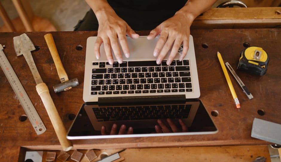 Emploi et IA : mesurer le coût des licenciements
